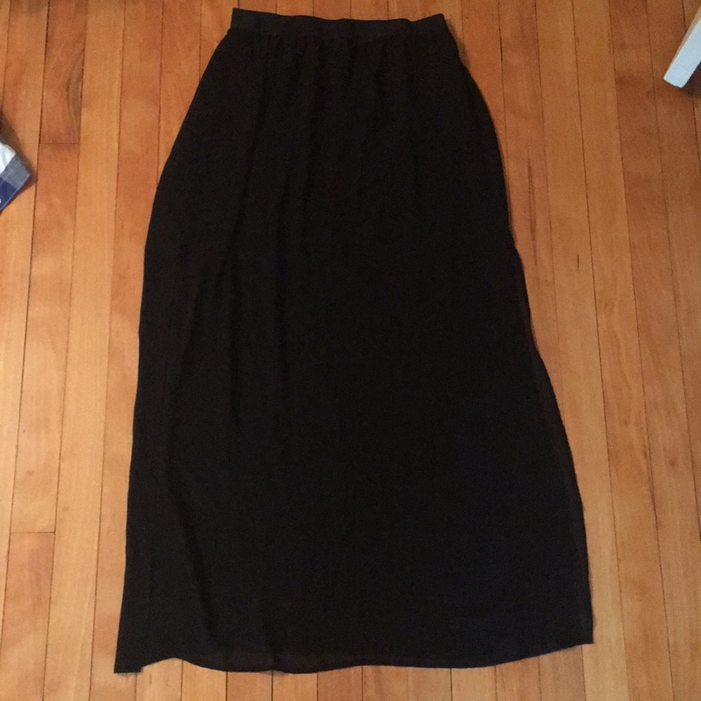 Black long skirt